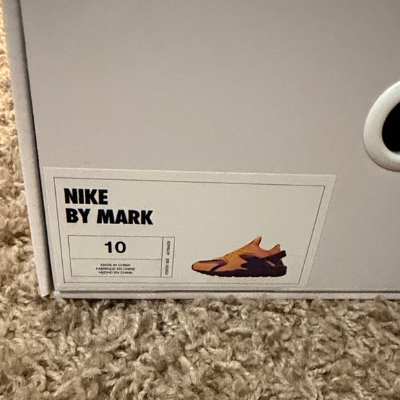 Men’s Custom Nike Huaraches Black and Yellow Sneakers - Picture 9 of 10